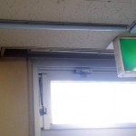 半透明の不燃材テント生地による防煙垂壁 1