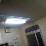 半透明の不燃材テント生地による防煙垂壁 2